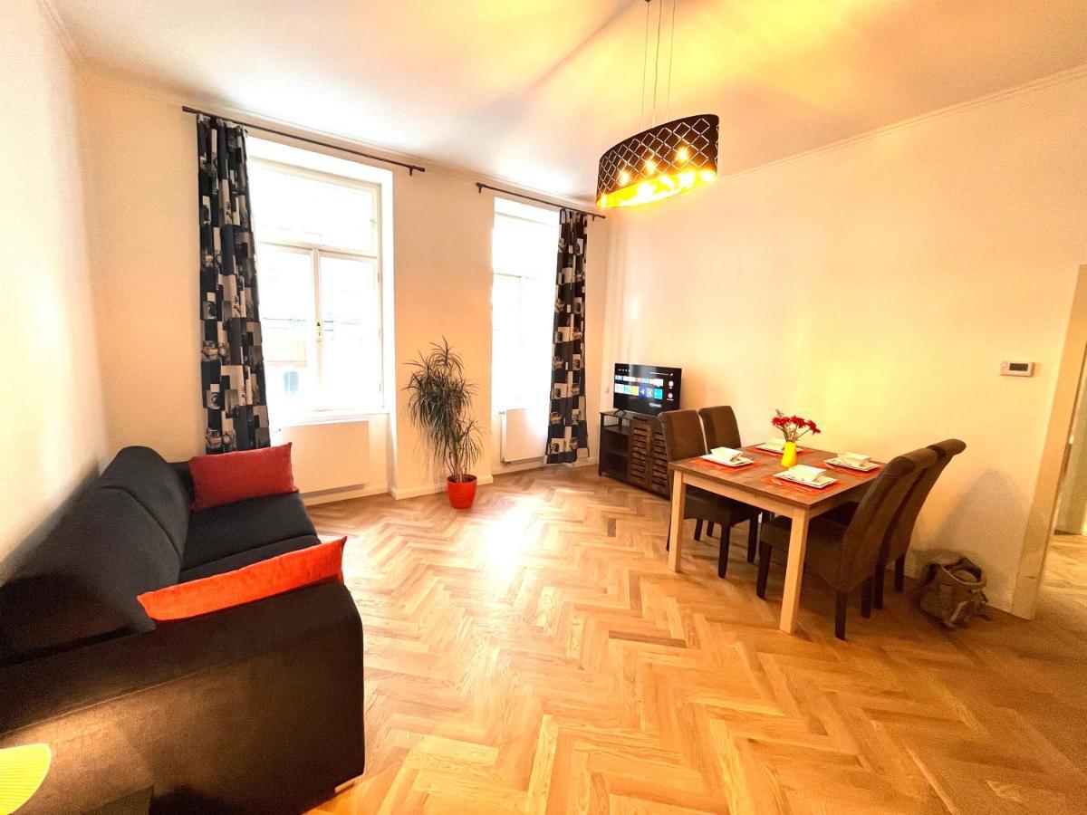 Apartamento Cute Zborovska